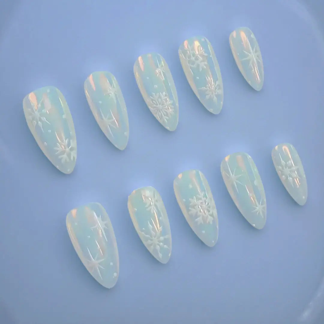 Almond Shaped Press On Nails With Blue Cat-eyes Design – Made by Nails Aria
